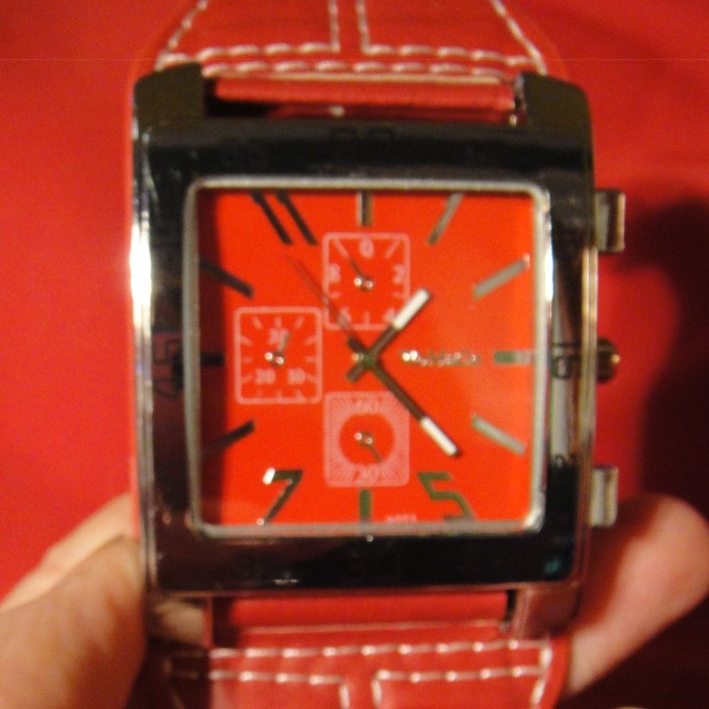 BIG RED Watch by WoMaGe